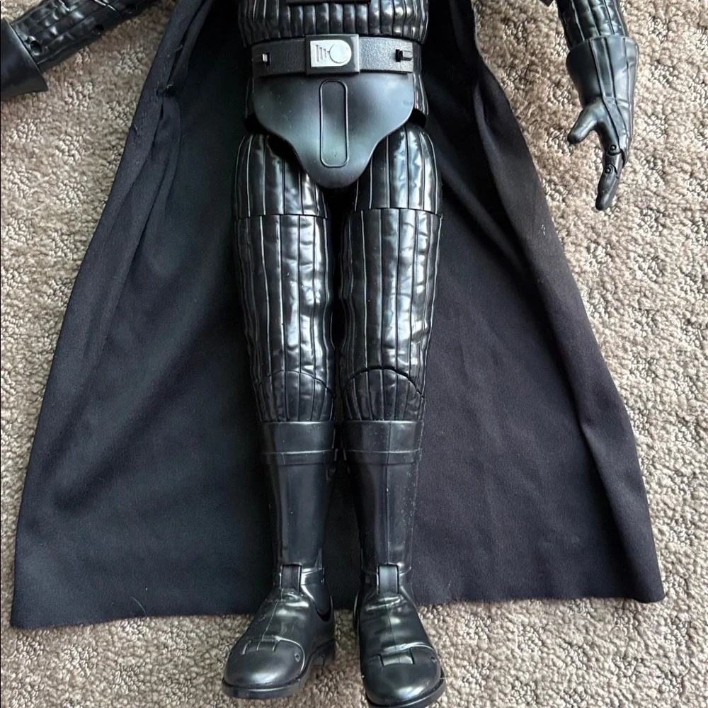 Star Wars Darth Vader Battery operated Action Figure - Picture 4 of 11